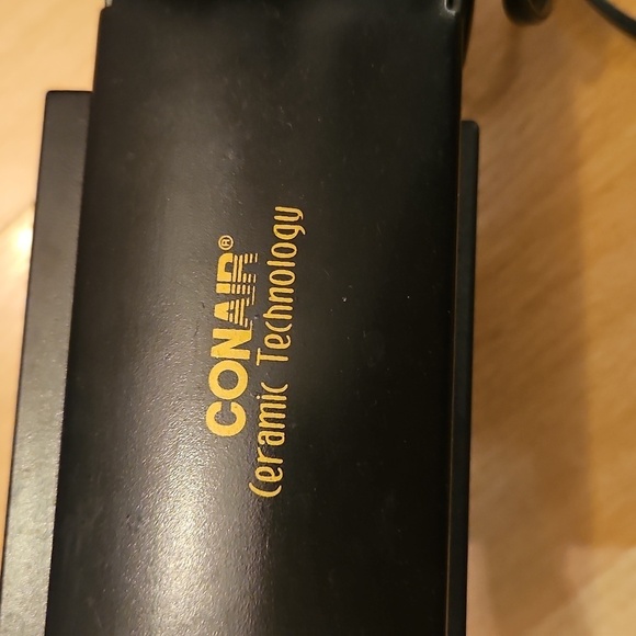 Conair Ceramic Technology 2"wide flat iron. - Picture 3 of 5